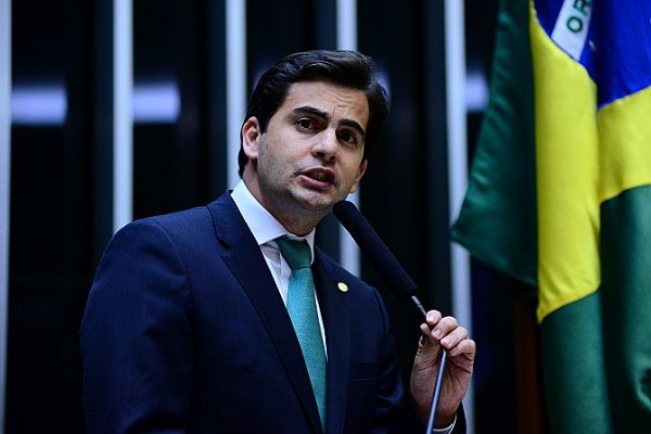 Fabio Garcia estima que impeachment de Dilma ser aprovado com 370 votos