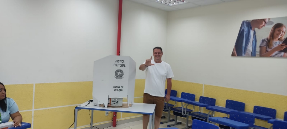 Fvaro vota na Capital e afirma no acreditar na reeleio de Bolsonaro: 