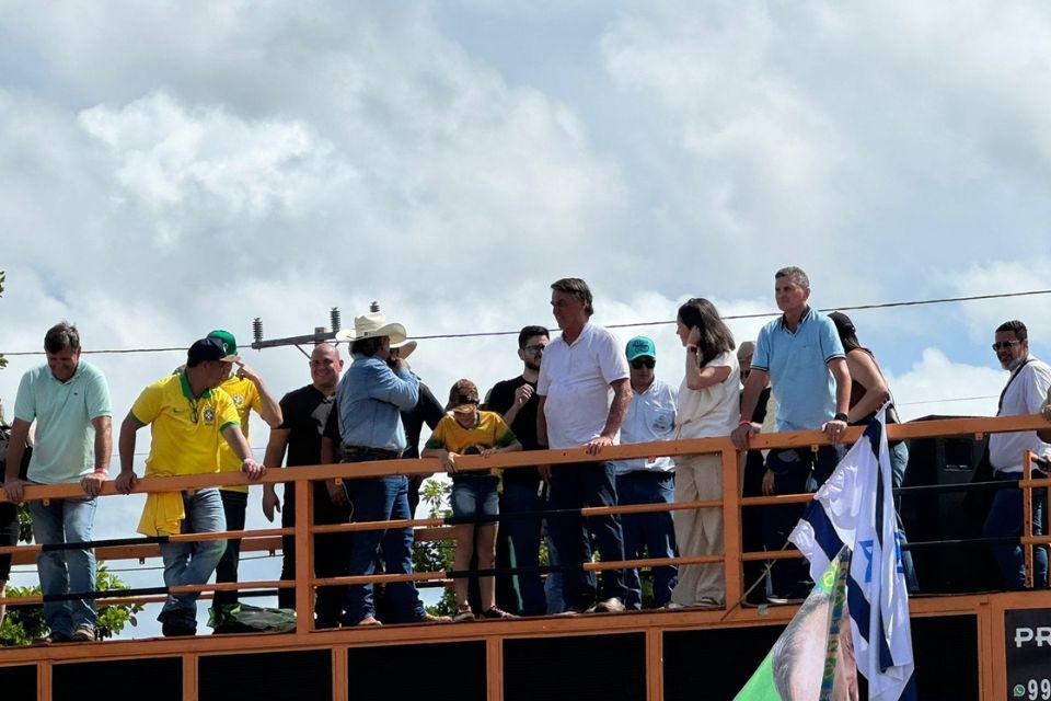 Em Campo Novo, Bolsonaro encerra passagem por MT lanando candidatura de produtor rural
