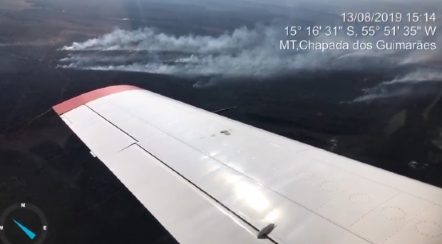 Incndio se espalha por 30 km e fecha ponto turstico em Chapada dos Guimares
