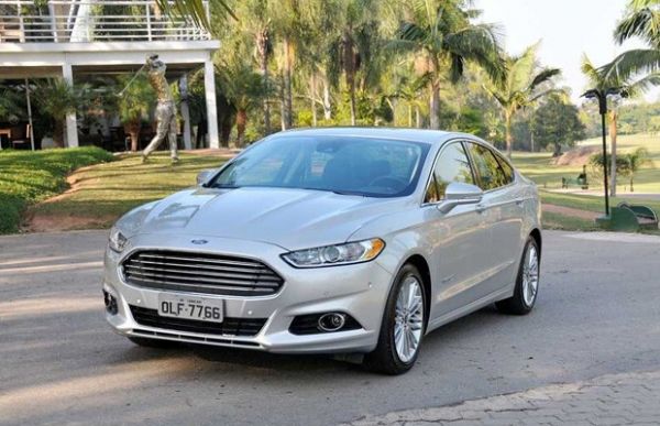Novo Ford Fusion Hybrid chega por R$ 124.990