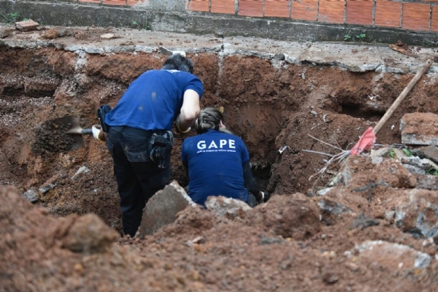 Restos mortais de mulheres estavam enterrados em fossa sptica