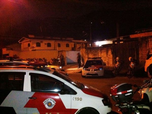 Dono de casa assaltada em Guaruj desarma e mata suspeito de 15 anos