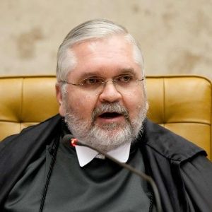 Procurador Roberto Gurgel pede prisão de 36 dos 38 réus do Mensalão