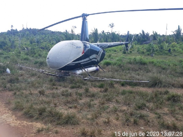 Helicptero usado em desmatamento ilegal na Amaznia  apreendido;  veja imagens 