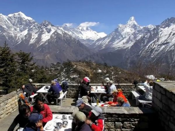 Hotel mais alto do mundo no Everest s  acessvel por trilha e helicptero