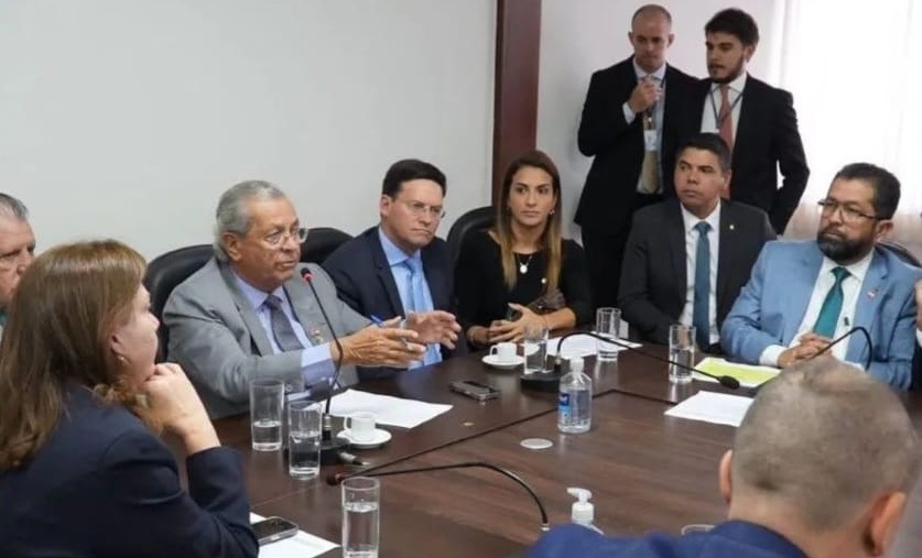 Jayme Campos em reunio com com integrantes da Frente Parlamentar de Agricultura (FPA)