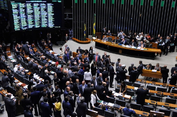 Com sada de DEM e MDB do Centro, Bolsonaro perde apoio de dois mato-grossenses
