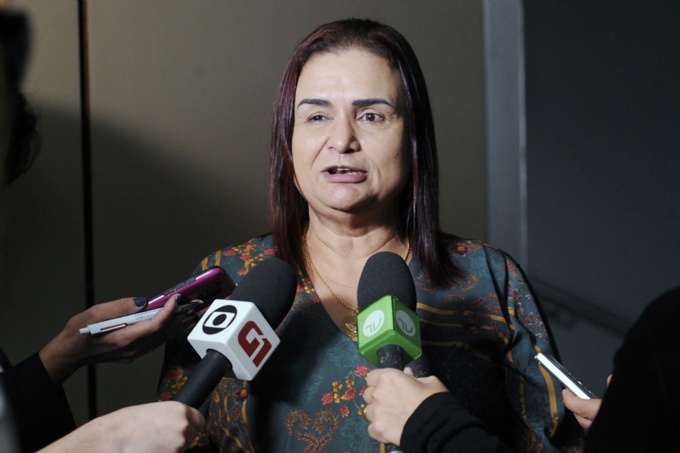 Rosa Neide acredita que deciso sobre pr-candidatura sai at sexta: 'no vai ter desgaste com Ldio'