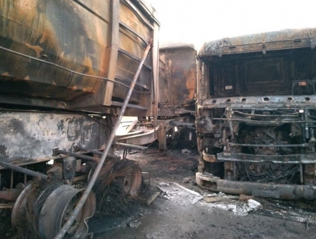 Incndio atinge seis carretas em ptio de mineradora e deixa prejuzo de R$ 1,5 milho