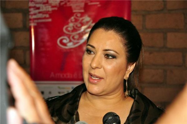 Silval ignora presso e banca permanncia de Janete Riva na Secretaria de Cultura