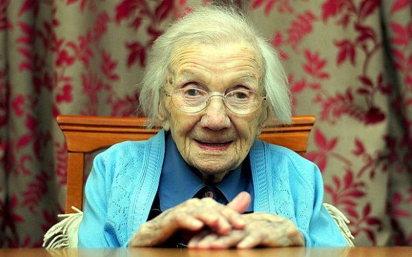 Mulher com 109 anos, que nunca se casou, afirma que o segredo para a longevidade  evitar os homens!