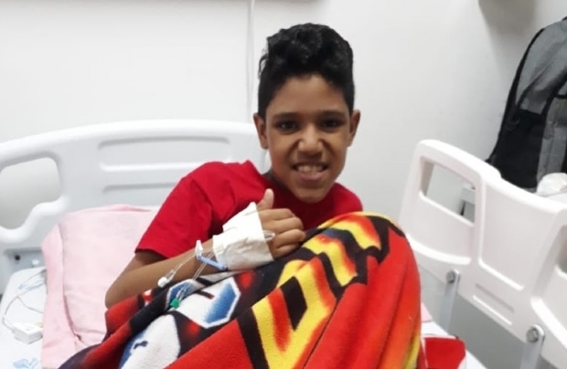 Aps campanha, garoto de 10 anos com cncer raro consegue iniciar tratamento em SP