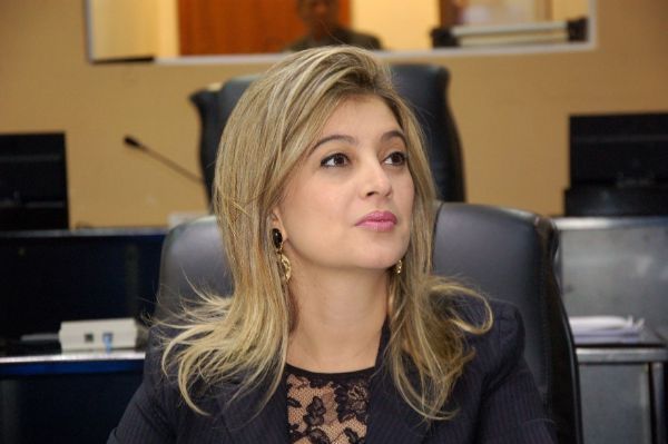 Luciane Bezerra pede demissão da presidência do Intermat 