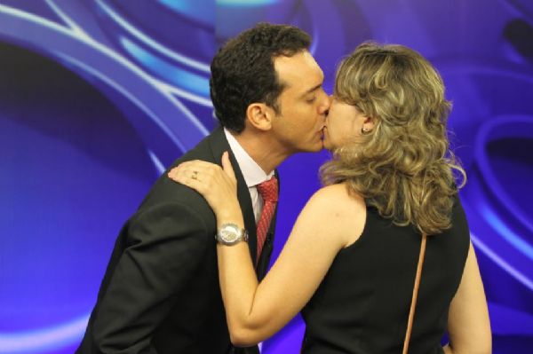 O beijo entre Ldio Cabral e Ana Regina que causou o desentendimento