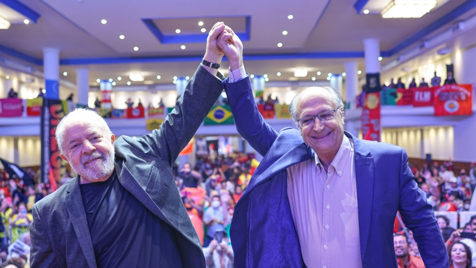 Lula e Alckmin selaram aliana entre PT e PSB