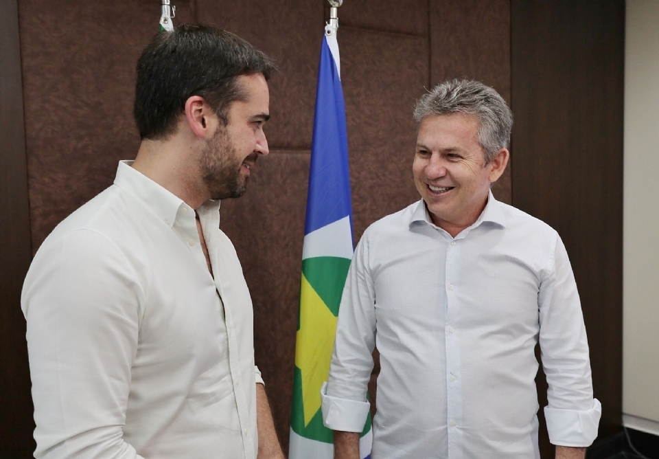 Mauro Mendes ao lado do governador Eduardo Leite, do Rio Grande do Sul