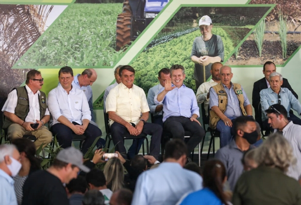 Em segunda agenda com Bolsonaro, Mauro termina aplaudido com anncio de pontes, obras e asfalto