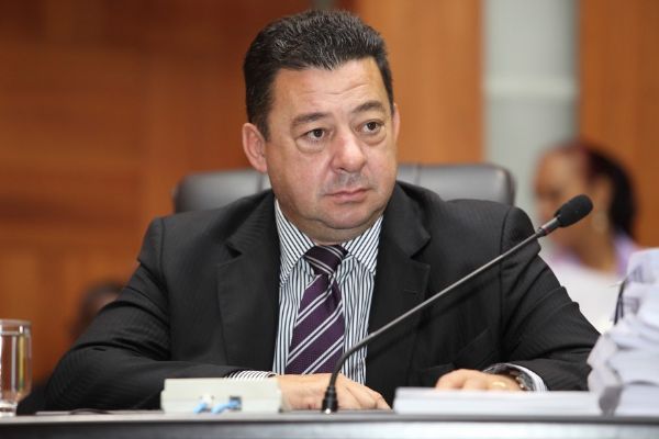 PRF flagra deputado com R$ 24 mil em picape e 'santinhos' e  encaminhado para PF