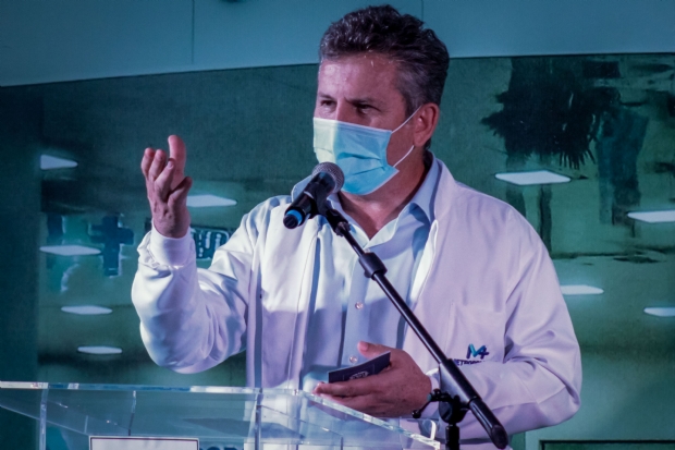 Mauro Mendes sinaliza que pode vetar projeto que destina R$ 1,1 mil a professores contratados