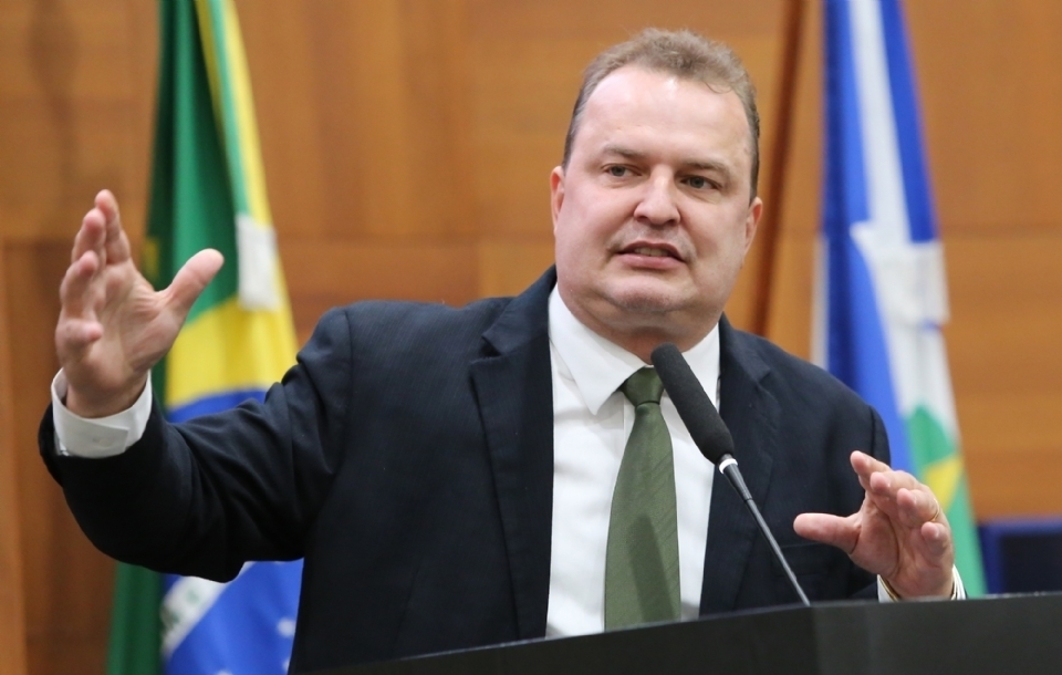Max Russi diz que CRM tenta impedir realizao de cirurgias em Rondonpolis; conselho rebate