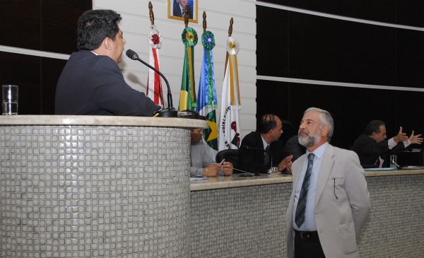 O candidato pelo PR a prefeitura de Rondonpolis, Ananias Filho deixou as explicaes sobre o desvio de dinheiro do fundo do Procon para atacar o vereador e familiares dele