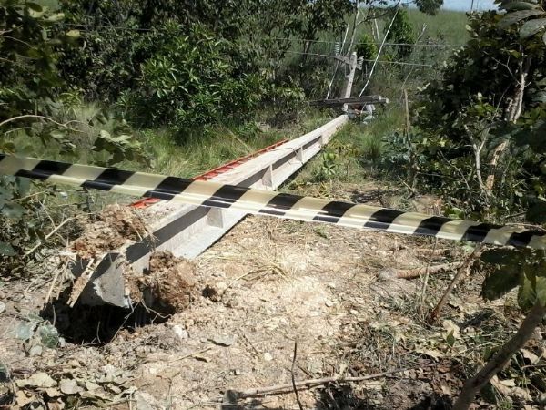 Trabalhador morre aps ser atingido por poste na estrada da Guia