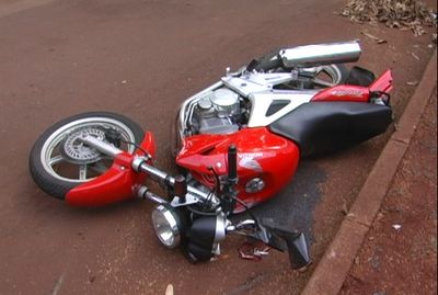 Motociclista de 26 anos morre em atropelado por caminho em rodovia; vtima teve cabea esmagada