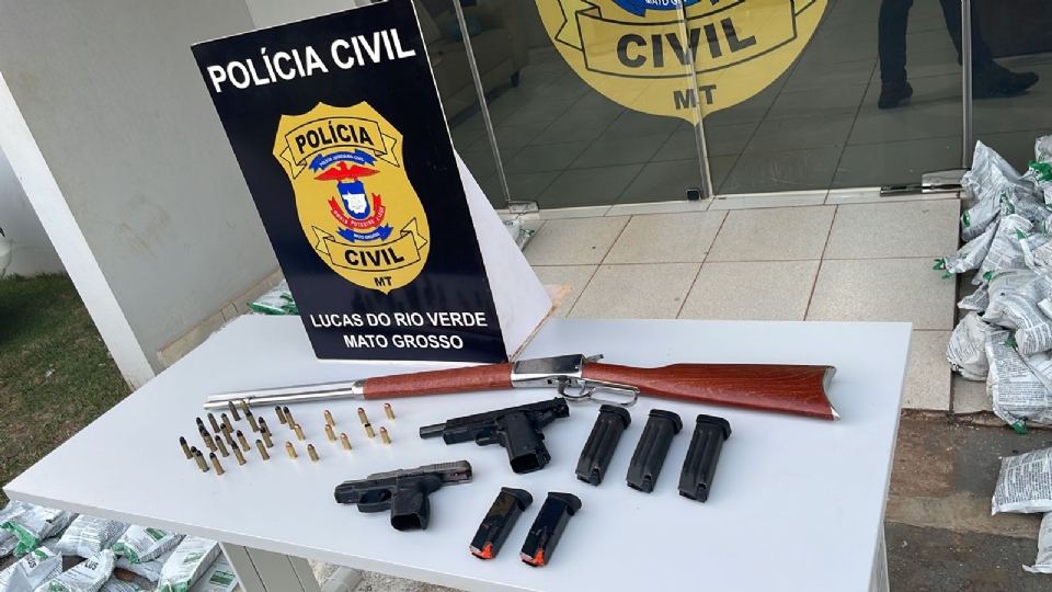 Dupla  detida com armas, munies e mais de 300 pacotes de agrotxico proibido no Brasil