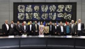 Representantes das agncias de notcias que participam da Ulan assinaram a Declaracao de Quito
