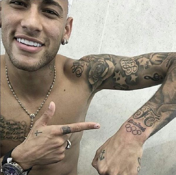 Ecos do ouro indito: jogadores pintam cabelo e tatuam Rio 2016