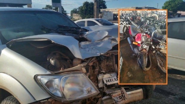 Servidora pblica de 55 anos morre ao colidir motocicleta em Hilux