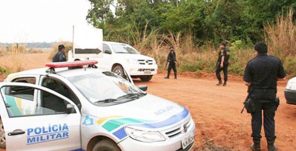 Polcia encontra caminhonete que bando usou na fuga aps exploso de caixas eletrnicos em Mato Grosso