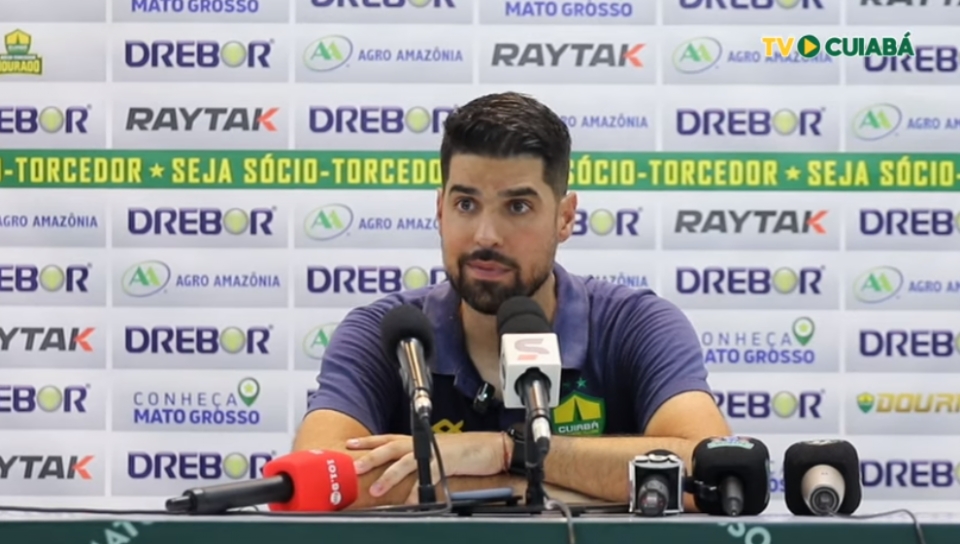 Após revés contra o Inter, técnico António Oliveira garante que fica no comando do Cuiabá até dezembro de 2024