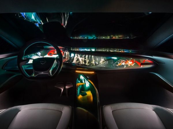 GM mostra interior do Monza Concept com sistema multimdia 3D