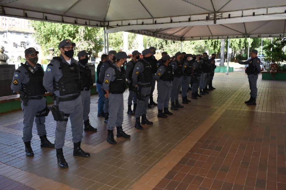 Operação Black Friday remove sete veículos e prende foragido da Justiça e outros três no Centro Histórico de Cuiabá