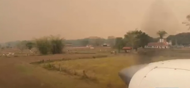 Ex-governador  obrigado a deixar Pantanal s pressas por conta de fogo que estava prestes a consumir aeronave