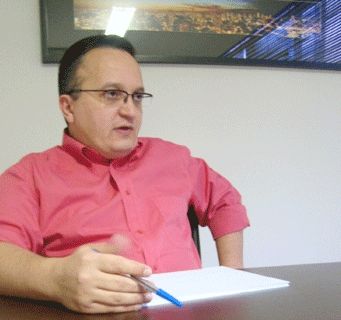 Mauro usa Taques para criticar caos na sade e 'bater' no governador