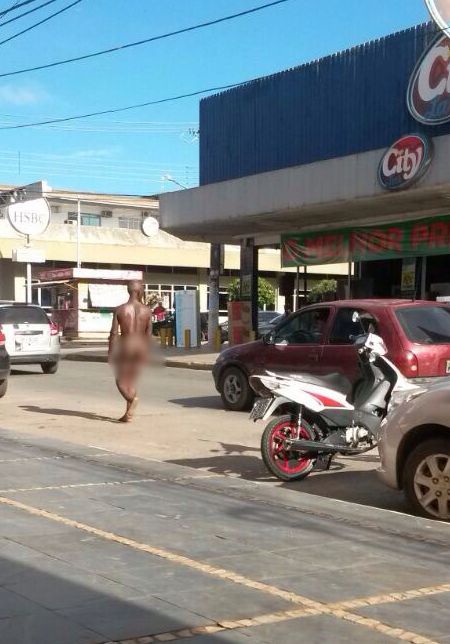 Pela terceira vez em maro, homem  flagrado caminhando nu na avenida Couto Magalhes