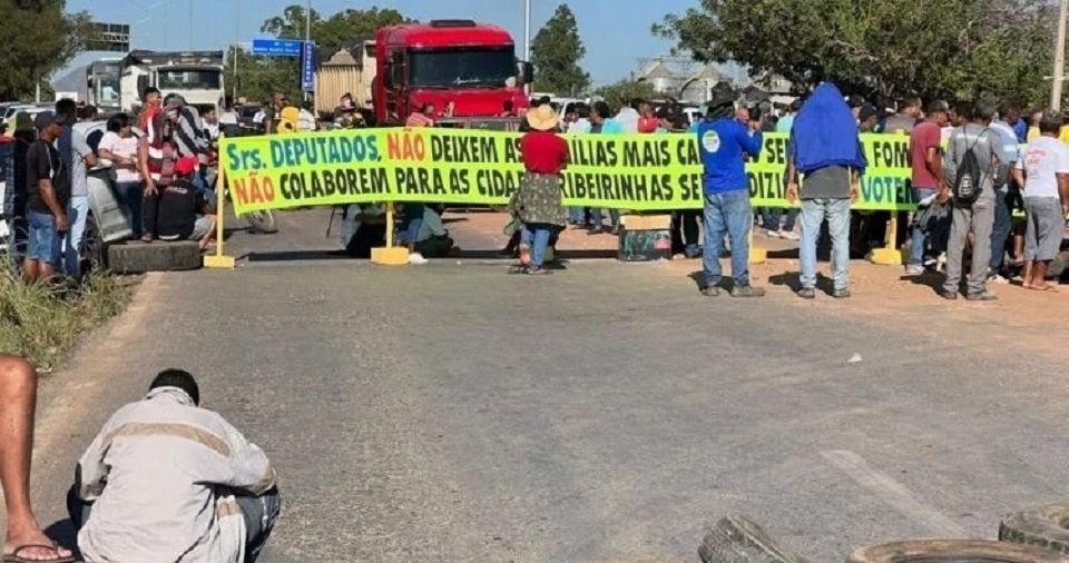 Pescadores bloqueiam rodovias de MT em protesto contra Transporte Zero; saiba pontos de manifestao