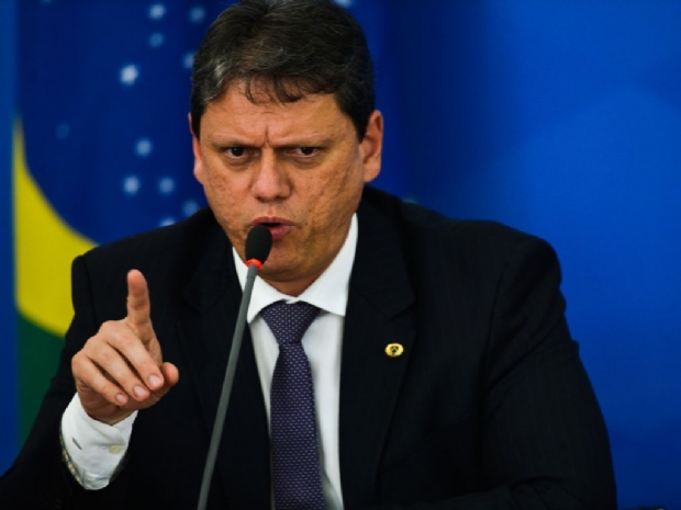 Em MT, ministro promete terminar duplicao de Rondonpolis a Cuiab em 2021 e exalta ferrovias