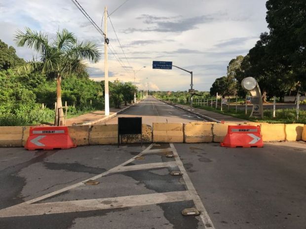 Com prejuzo de 30% para comerciantes, Pinheiro declara situao de emergncia aps interdio de ponte