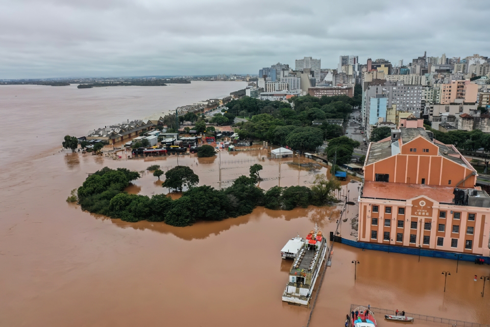 Imagem area de Porto Alegre revela tamanho do estrago provocado pelas chuvas