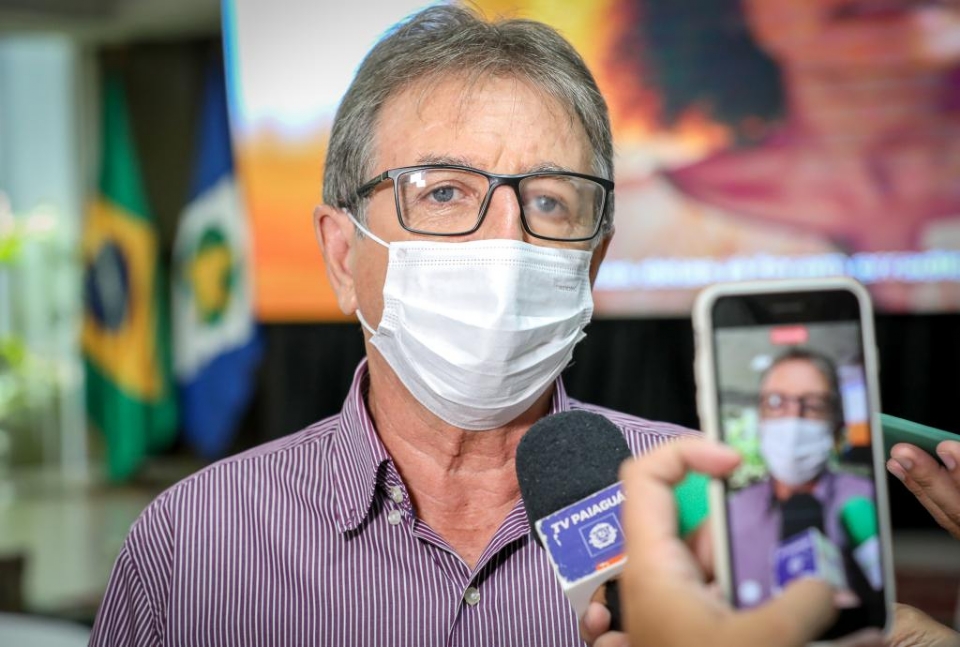 Sentimento de dever cumprido, comemora prefeito que recebeu R$ 80 mil por eficincia na vacinao
