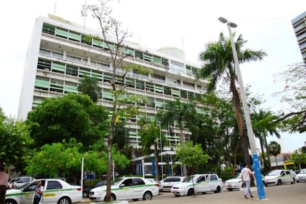 Prefeitura vai pagar salrio de 218 exonerados; valor total  R$ 500 mil