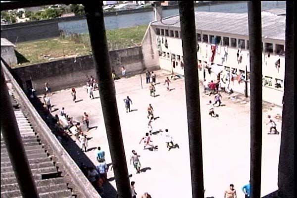 Agente prisional  preso com droga e celulares em penitenciria em VG