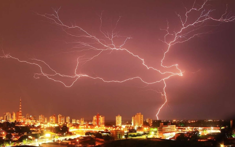 Mato Grosso teve 18,5 milhes de quedas de raios no ltimo ano