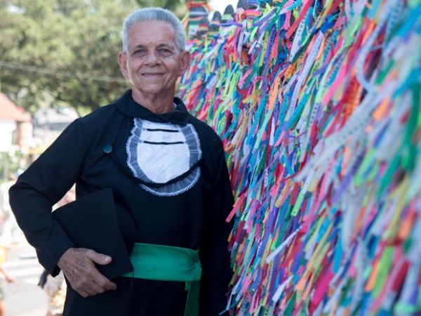 Aos 77 anos, idoso supera pr-infarto e se forma em fisioterapia na Bahia