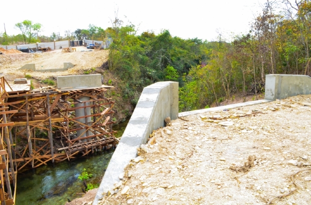 Prefeitura constri ponte de concreto sobre o Rio Pacincia