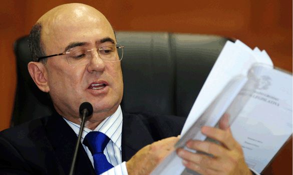 Riva repreende Pinheiro por citar Chico Daltro em fraude do VLT